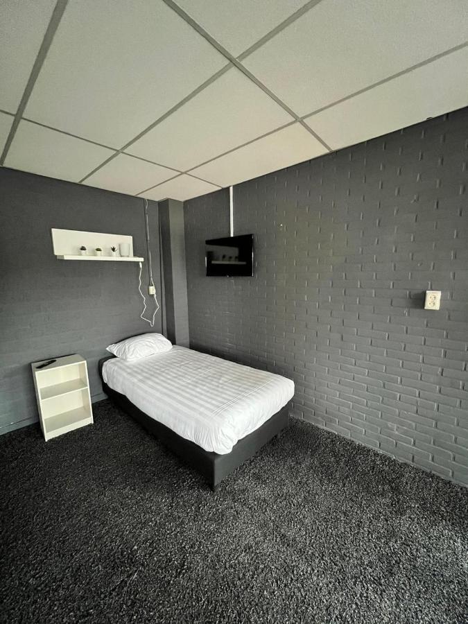 Hotel De Raket Rogat Esterno foto